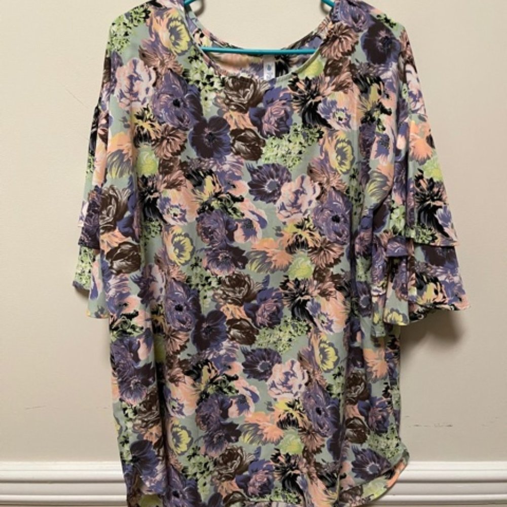 Paisley Grace Boutique Floral Print Tunic